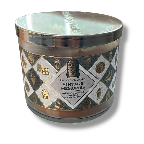 Bath & Body Works Vintage Memories 3 Wick Candle Sweet Cream Cinnamon 14.5 oz - Picture 3 of 12